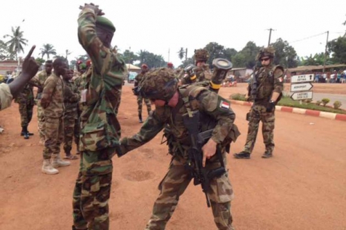 bangui-seleka-centrafrique-desarmement-milices-armee-francaise-XAVIER-YVON-930620_scalewidth_630.jpg