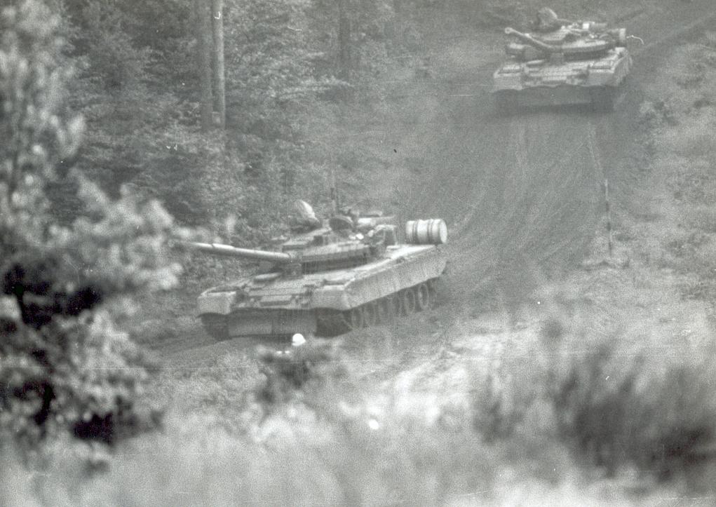 T 80 sur piste tactique en Pologne.jpg