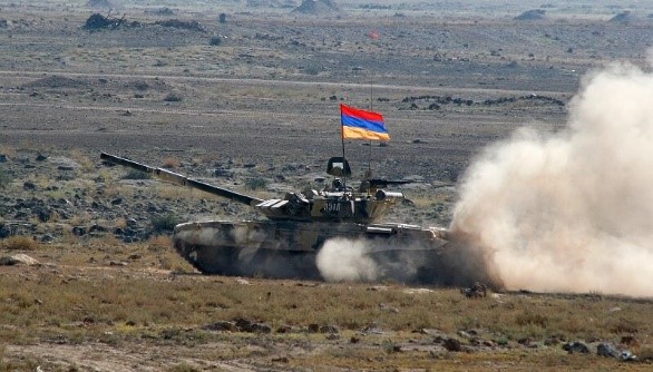 T 72 des forces arméniennes.jpg