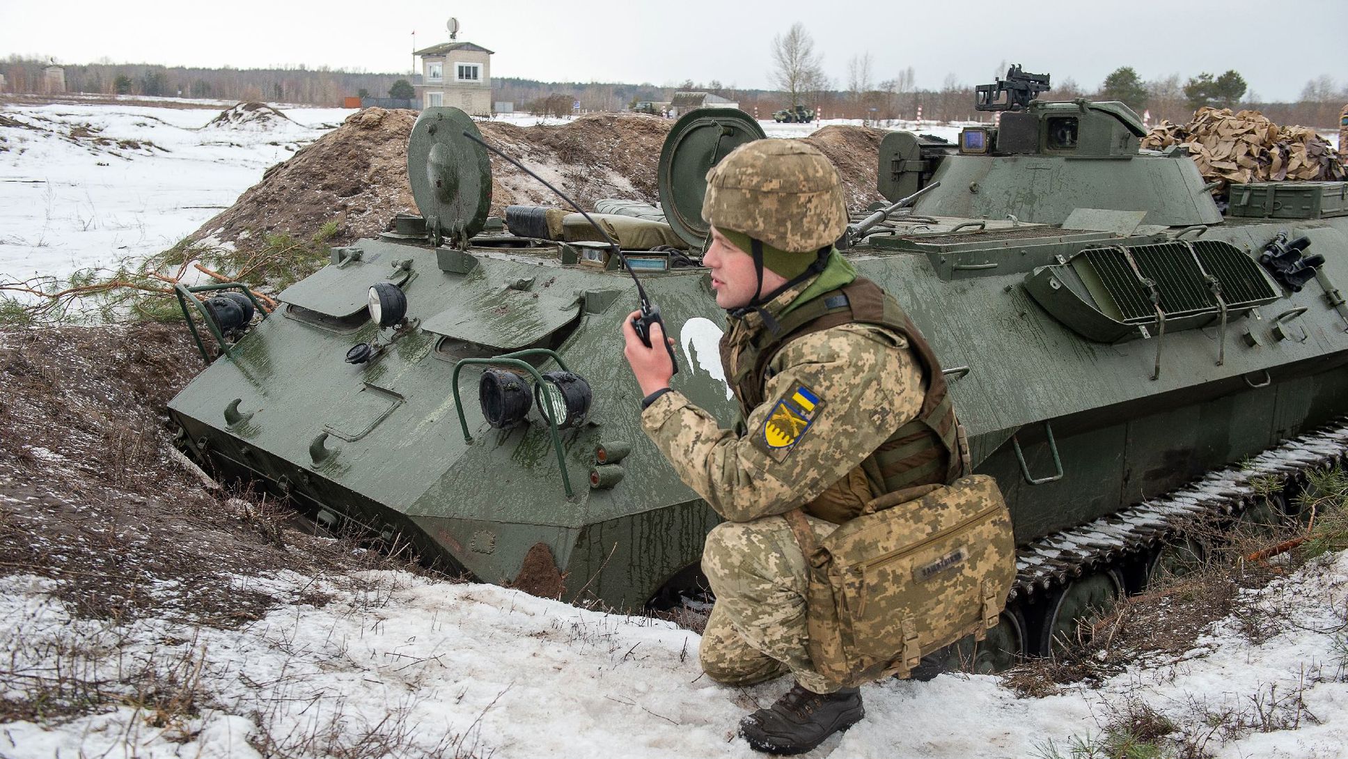 des-soldats-ukrainien-participent-a-des-exercices-militaires-dans-la-region-de-kharkiv-le-10-fevrier-2022-2_6341074.jpg
