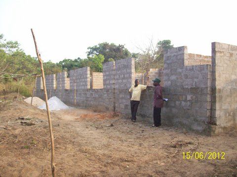 centre de santé en construction dans le village de MBALA BAMPUTU au BANDUNDU