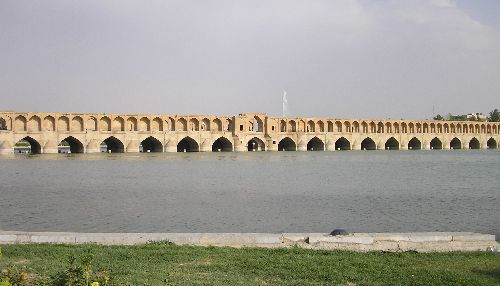 Un des deux anciens ponts d'Ispahan
