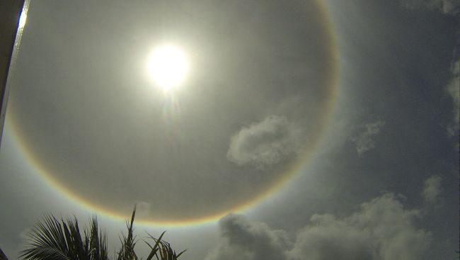 arc en ciel autour du soleil