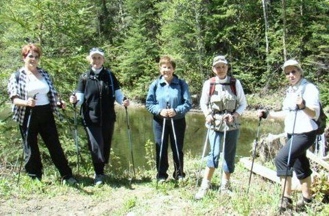 quelques personnes du groupe de Lac au Saumon 