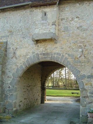 Le manoir de la  Cour, porche d'entrée