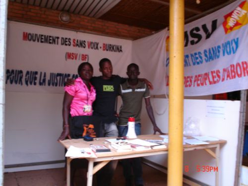 les militants MSV au Stand du MSV lors du festival Ciné Droit Libre 2012