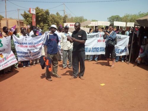 Marche à Houndé contre les OGM, l'accaparement des terre et l'agro-buisness le 29 janvier 2011