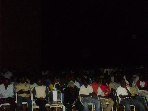 il étaient 800 étudiants, assoifés de cadre d'expression, à prendre par au ciné débat de kossodo 
