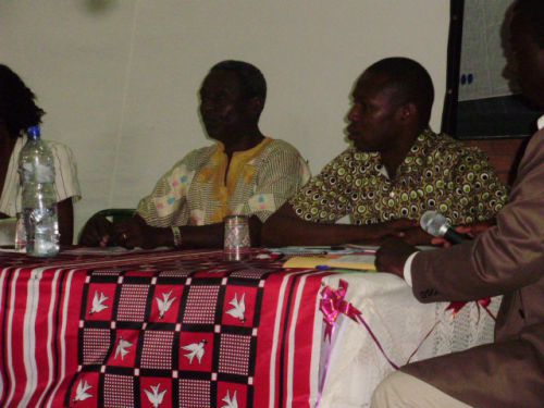 Mr Bama Gregoire (ex-travailleur de Faso Fani) et Mr Konaté(délégué du personnel de Total Burkina) ont annimé des atélier au colloque
