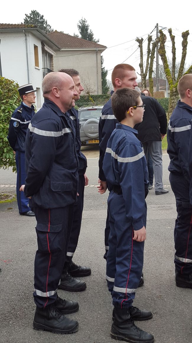 Défilé des hommes avant le banquet