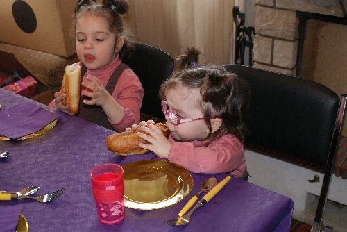 Au repas de mariage de Mamoune...