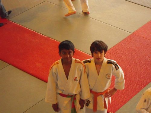 Amitié chez les judokas : Lahiru ( ACBB ) et Thomas ( KCC )