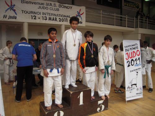 Regardez bien ce podium. Olivier ( Chatillon ) Lahiru (ACBB) Et moi , Thomas (KCC ). Si on ajoute mon ami Simballa ( qui finit 5eme)  