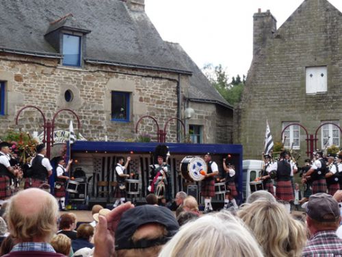 Askol Ha Brug Pipe Band at Guemene-Sur-Scorff