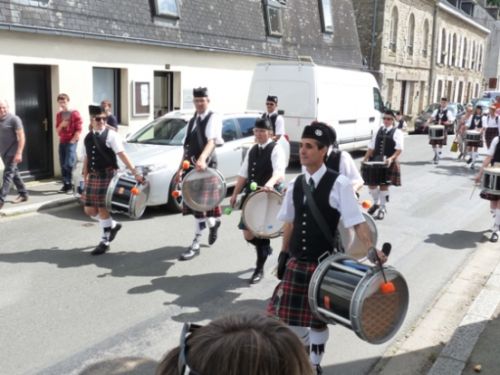 The drummers of Askol Ha Brug Pipe Band
