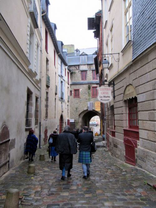 La Kilt Society de France visitant Rennes