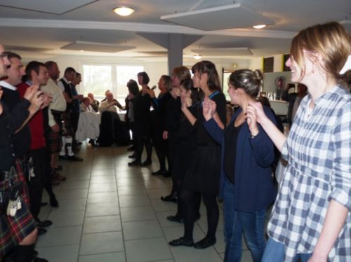 Les danseuses Irlandaises de Saint Nazaire et Askol Ha Brug Pipe Band à l'Assemblée Générale