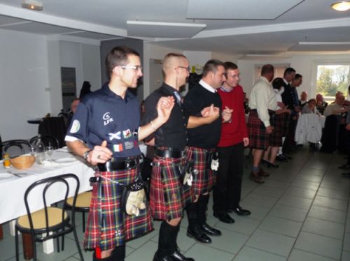 Les danseuses Irlandaises de Saint Nazaire et Askol Ha Brug Pipe Band à l'Assemblée Générale