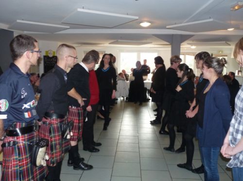 Les danseuses Irlandaises de Saint Nazaire et Askol Ha Brug Pipe Band à l'Assemblée Générale