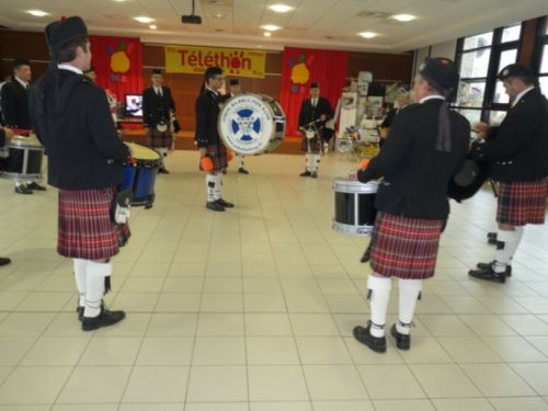 Le Gaëlic Club Pipe Band et Askol Ha Brug Pipe Band au Téléthon de Sautron