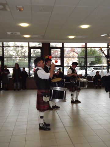 Le Gaëlic Club Pipe Band et Askol Ha Brug Pipe Band au Téléthon de Sautron