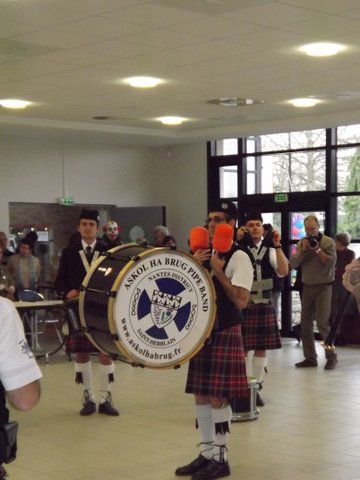 Le Gaëlic Club Pipe Band et Askol Ha Brug Pipe Band au Téléthon de Sautron