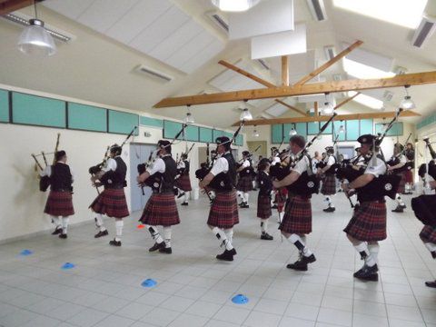 Askol Ha Brug Pipe Band