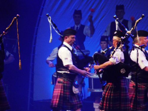Askol Ha Brug Pipe Band in the ZENITH at Nantes