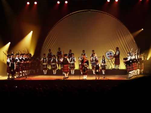 Askol Ha Brug Pipe Band in the ZENITH at Nantes