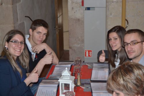 Dans la grande salle du restaurant 