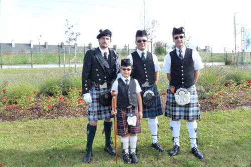 Stephen, Maïwenn, Yffig & Reun au défilé de l'Interceltique à Lorient