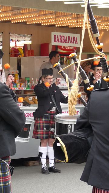 Askol Ha brug Pipe Band in 125nd triomphante of Mers-Sur-Indre (36).