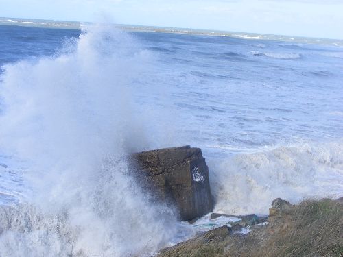 Blockaus pris par les vagues