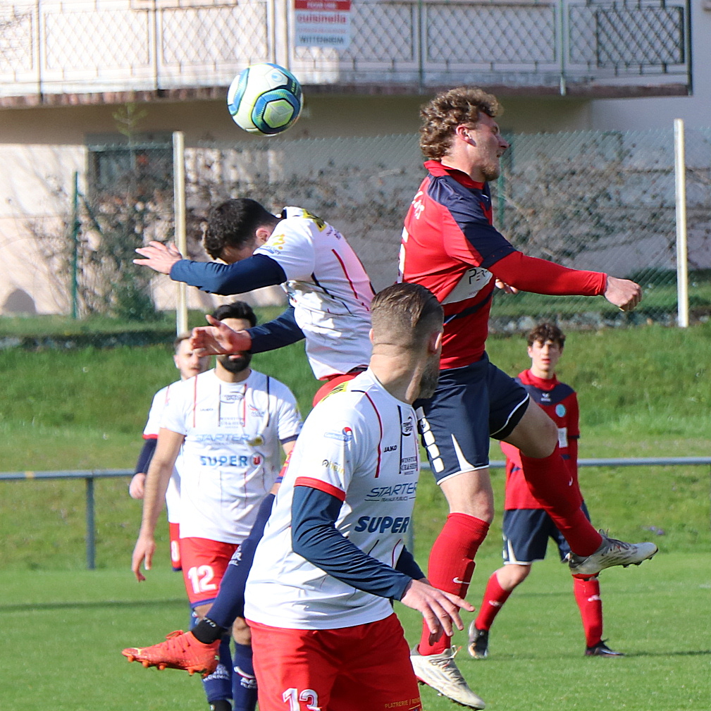 L'US Vallée de la Thur, malgré son courage, a plié de justesse chez l'AGIIR (2-1)