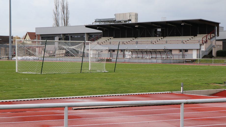 A Cernay, ce soir, le Cernay FC devrait affronter Ottmarsheim lors d'un match capital .