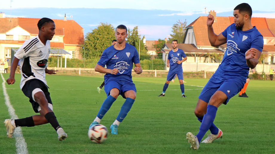 L'ASCA Wittelsheim, en bleu, sera un client très sérieux en coupe, à Saint-Amarin.
