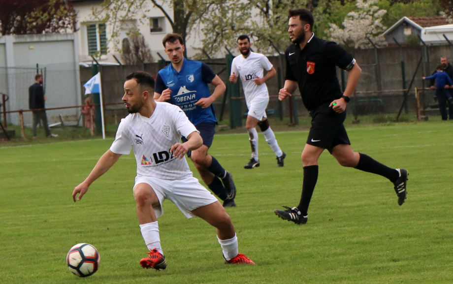 L'ASCA, en blanc, pour une place en demi finale de coupe d'Alsace, samedi à 19 heures