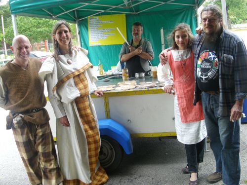 -...un petit creux gaulois assouvi par crèpes et galettes de YANN(marché de Plélan en 35)-BELTAN 2010-