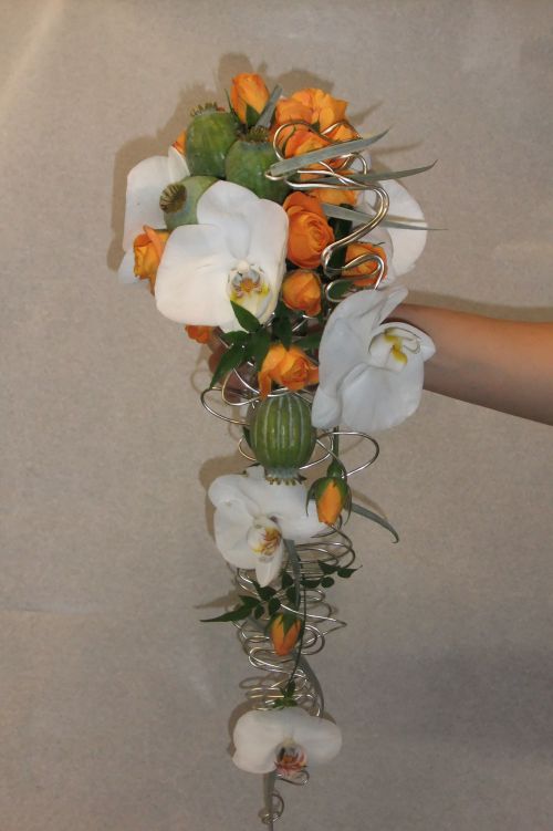 Bouquet de mariée avec travail de laiton orchidée