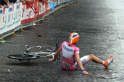 Menchov a décidément l\'habitude de chuter (Giro 2009)