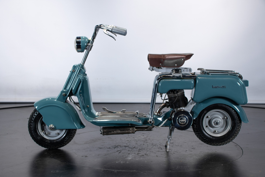 8 LAMBRETTA 125A 1947.jpg