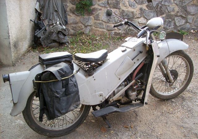 33 VELOCETTE 1956.jpg