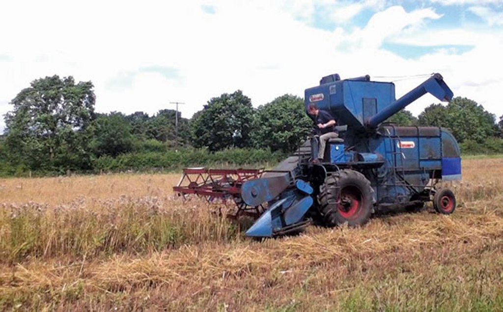 2 Ransomes-Sims-Jefferies-902-self-propelled-combine.jpg