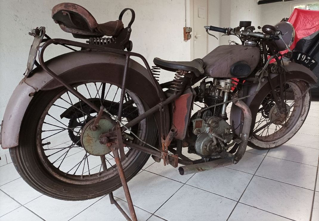 2 stelle 350cc 1937 f.jpg