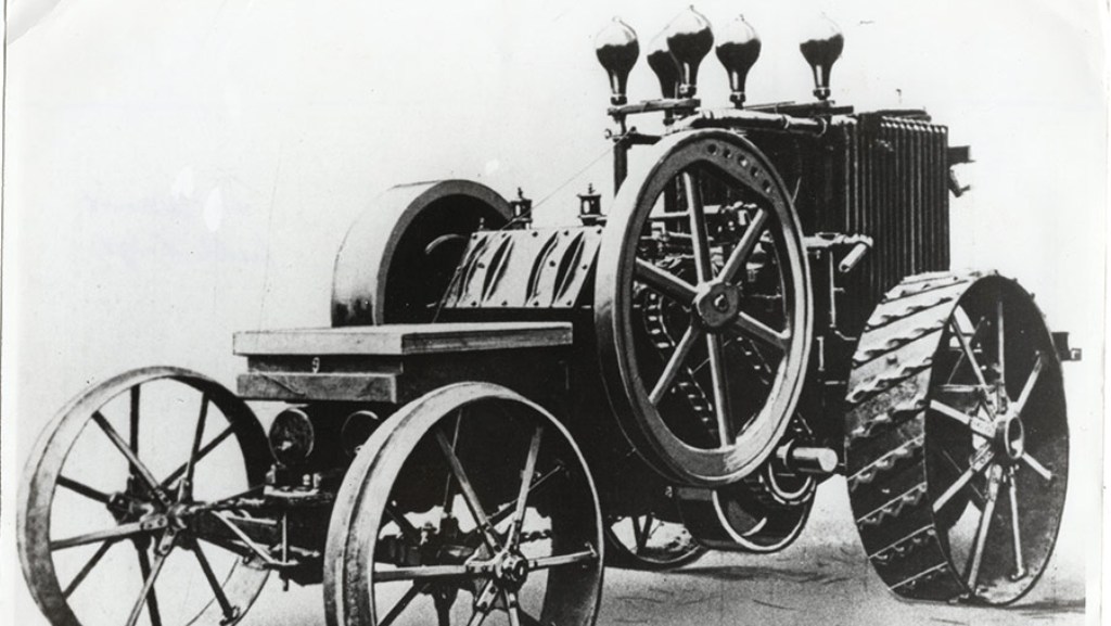 3 Hart-Parr-tractor 1900.jpg