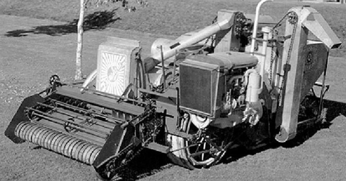 artifact-1969-1292-waterloo-sunshine-combine-harvester.jpg