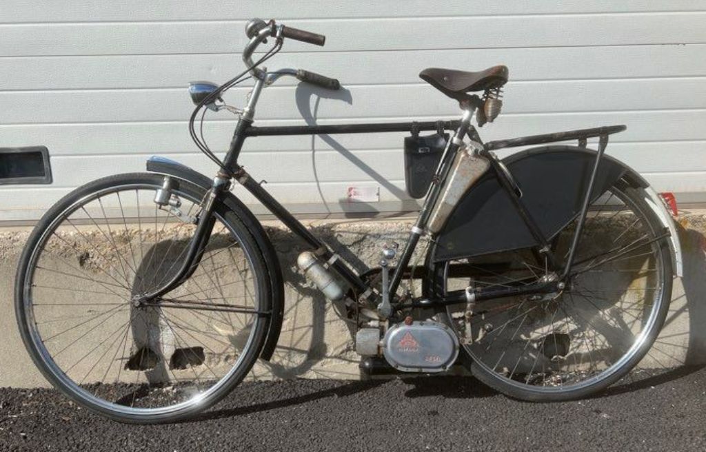 velo batavus diesel 1940.jpg