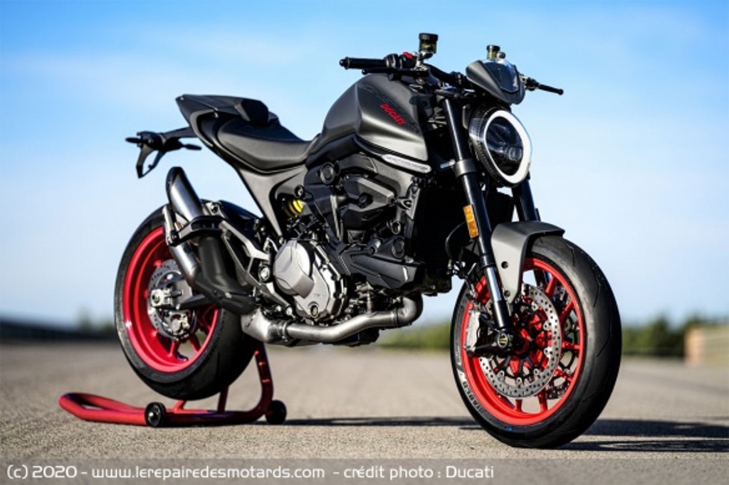 top-10-nouveautes-motos-2021-ducati-monster.jpg