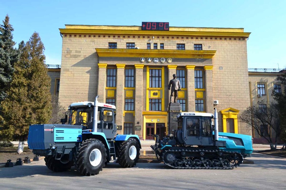 Kharkiv-tracteur-11 EN UKRAINE.jpg