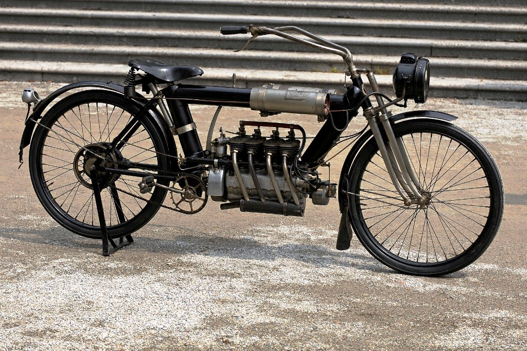 3 1910-american-pierce-four-wins-villa-deste-motorcycle-best-of-show-35596_1.jpg